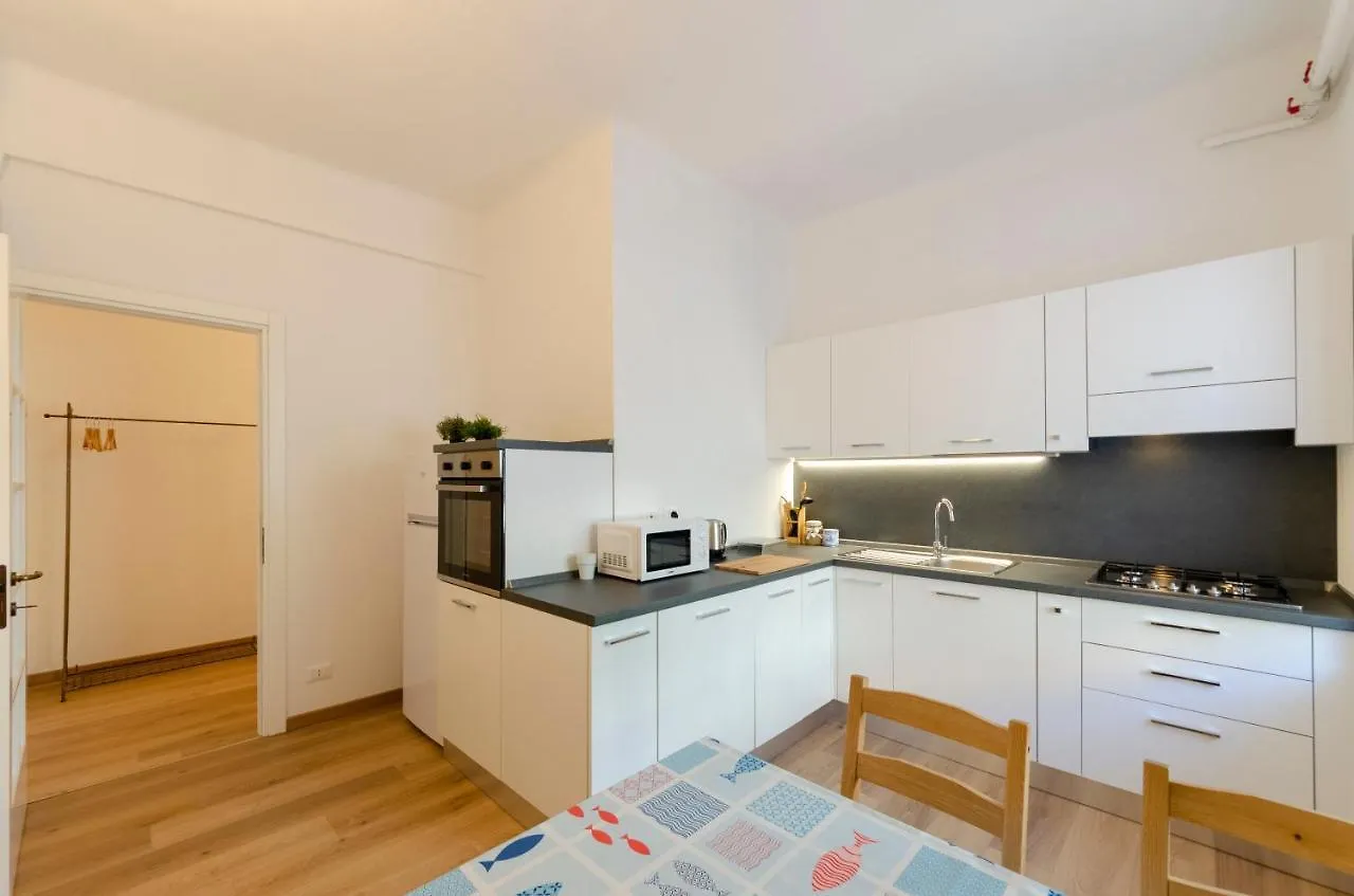 Joivy Bright Apt For 5, Near Beach, In Camogli