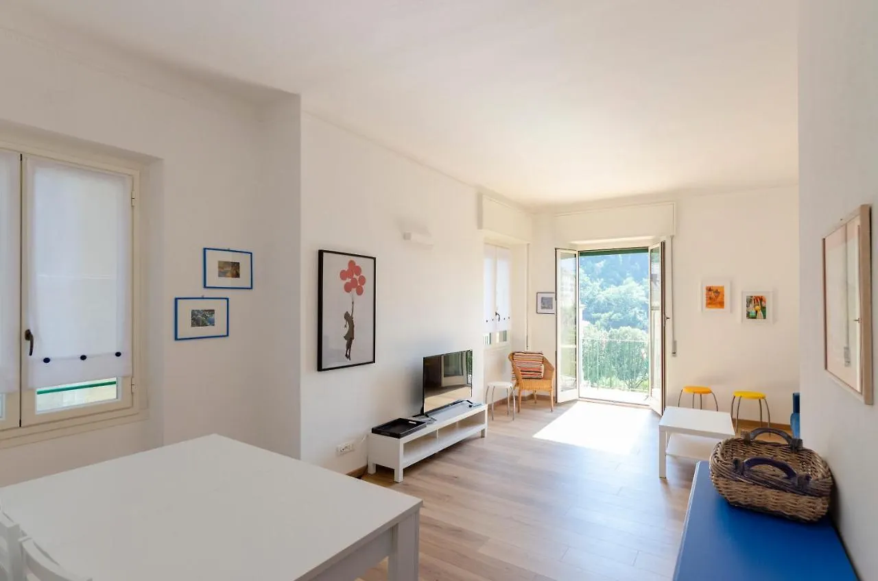 Joivy Bright Apt For 5, Near Beach, In Camogli